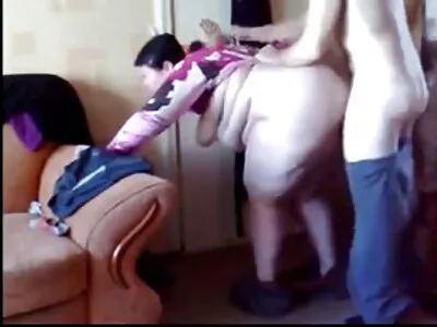 Bu POV tarzı  videoda, güzel bir sarışının sikildiğini görüyoruz