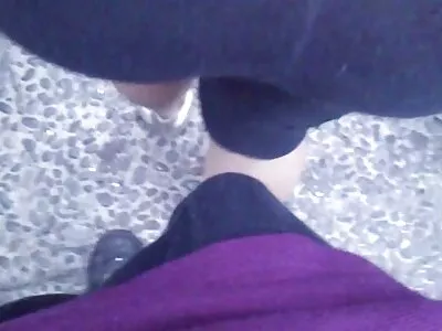 Sarışın ve esmer kız  lezbiyen olmaya ve birbirlerini yemeye karar veriyor