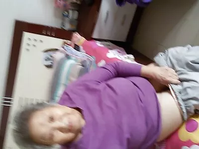 Son derece sıcak  esmer bebek X-Men parodisinde çarptım alır