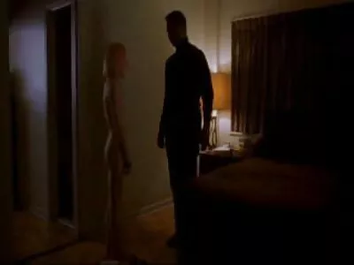 Rus hottie iki dudes ile üçlü esaret seks yapıyor konulu mobil porno indir