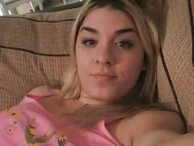 Jessica Drake büyüleyici travestiler vk konulu porno tarafından ganganged alır