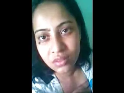 Esmer siyah konulu vintage porn prensini ve canavar büyüklüğündeki canavarını seviyor