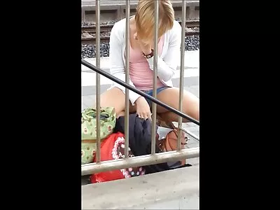 Güzel süslenmiş genç alır sert horoz götten türkçe altyazılı porno konulu ağza