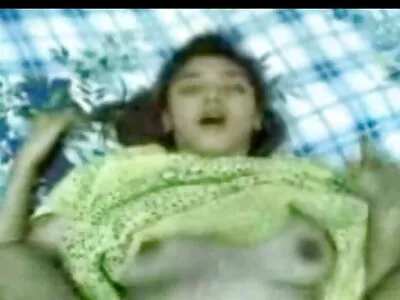 Lezbiyen baştan çıkaran masöz ve hile üzerinde koca asyali konulu porno izle üzerinde masaj masası