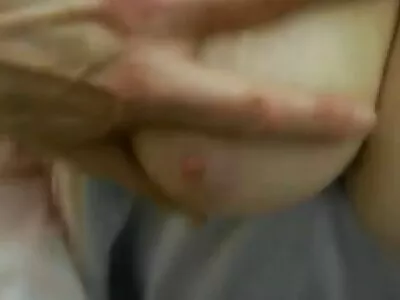 Doğal göğüslü hizmetçi yaramaz usta tarafından türkçe alt yazılı konulu mutfakta delinmiş