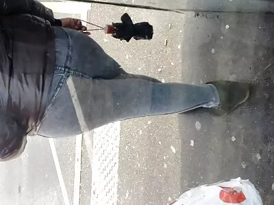 Genç ve para karşılığı konulu porno güzel kız eski partneriyle tatlı sevişiyor