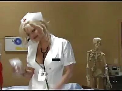 pov havuz dörtlü ile iki  şehvetli sarışın nymphos