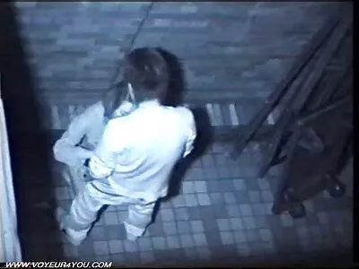 İtalyan adam ve kirli  eş, zavallı kızı seks kölesine çeviriyor