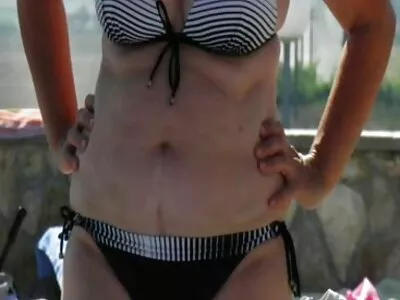 Oğlan horoz sokmadan önce kız arkadaşının traş uzun porno konulu manşonunu yiyor