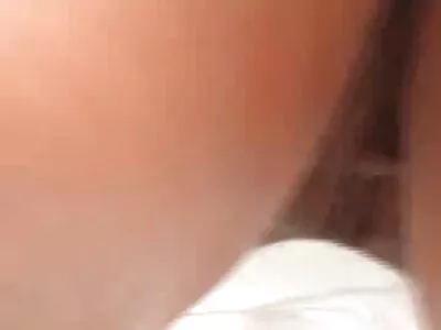 Latina'nın büyük vücut konulu asyali porn kıvrımları ve büyük bir cinsel iştahı var